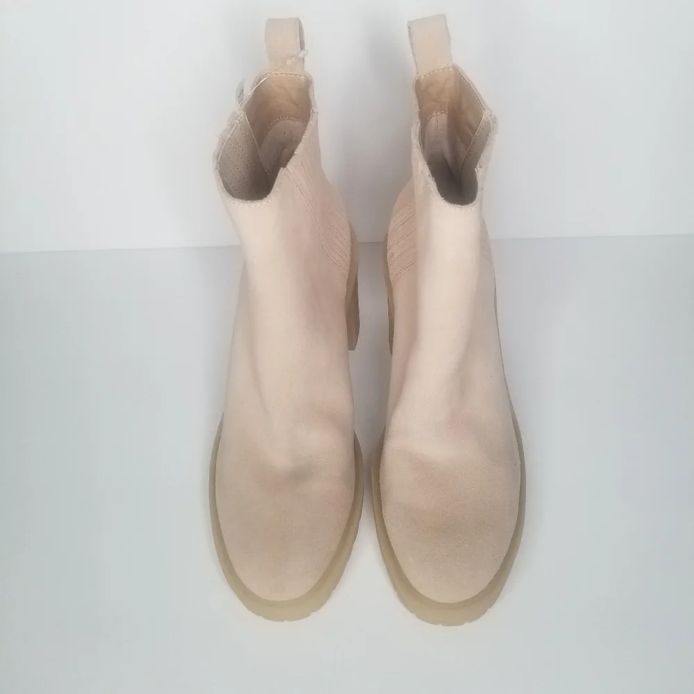 DOLCE VITA Beige Suede Lug Heel Boot NWOT